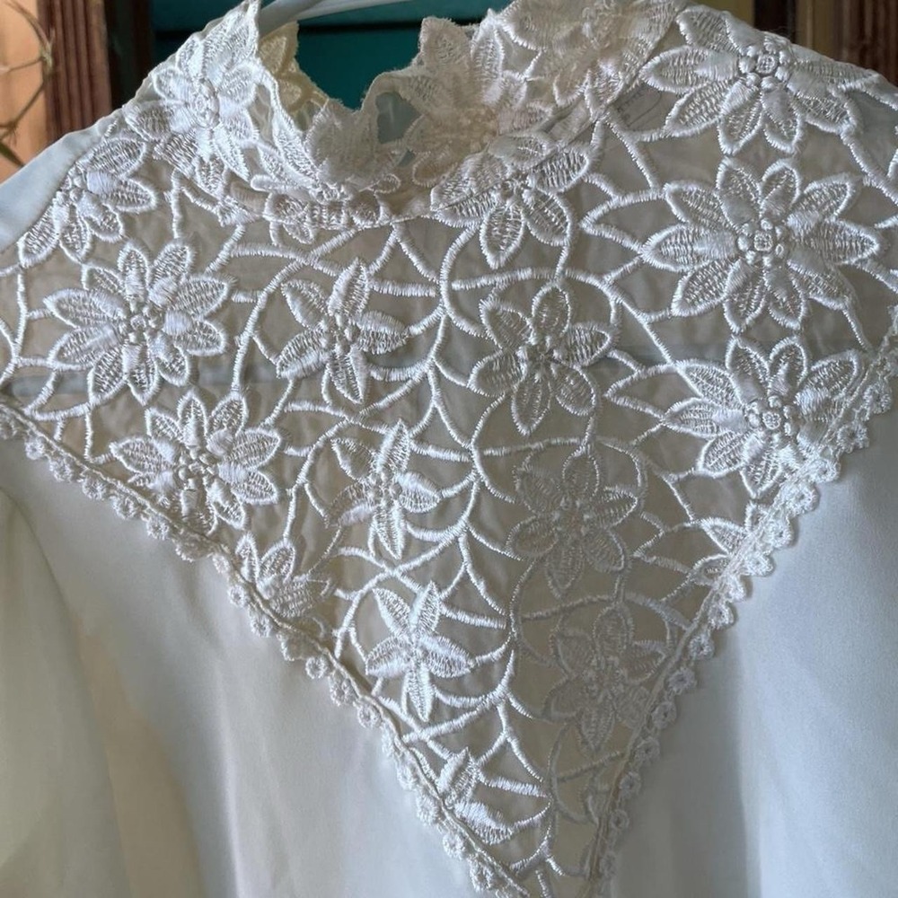 Vintage White Lace Embroidered floral Blouse sheer fairy old money - Picture 3 of 5